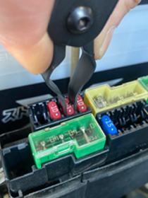 �}���`�t���[�U�[ �����I������I�Ȓ܂̌`��