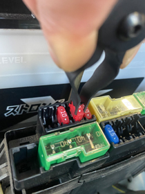 �}���`�t���[�U�[ ���݂₷����������z�[���h